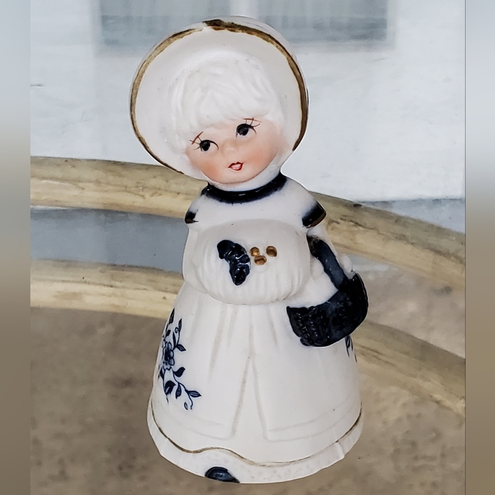Vintage Jasco Royal Majestic 1978 Blue And White Fine Porcelain Merri-Bells